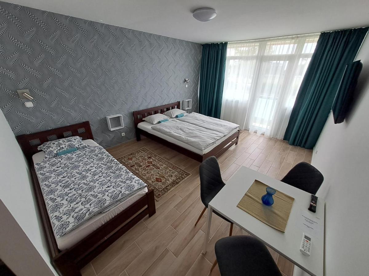 Partside Balatonfuered Lägenhet Exteriör bild